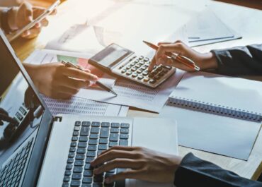 teamwork-business-woman